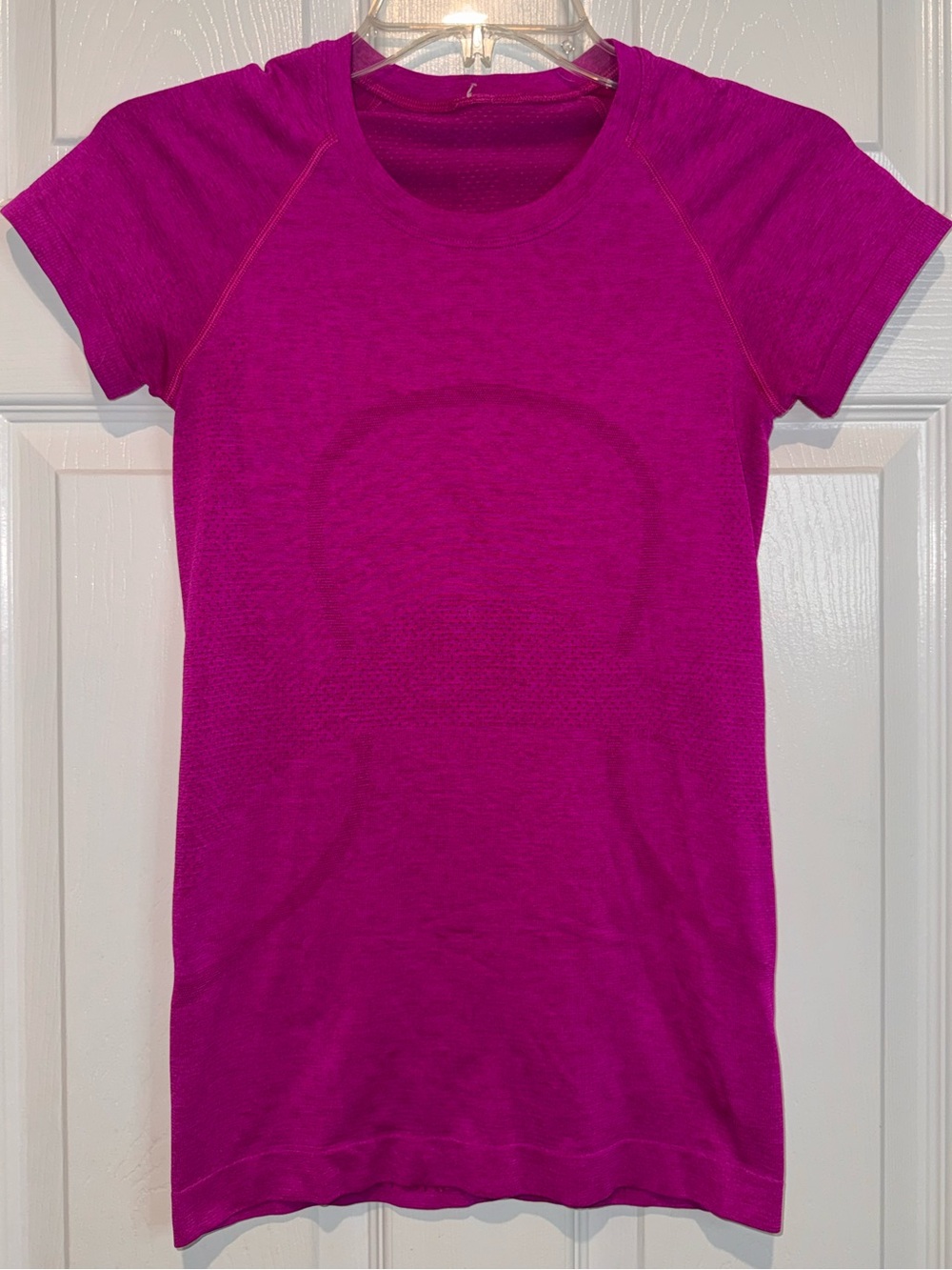 lululemon athletica Swiftly Tech Tee. Size 6